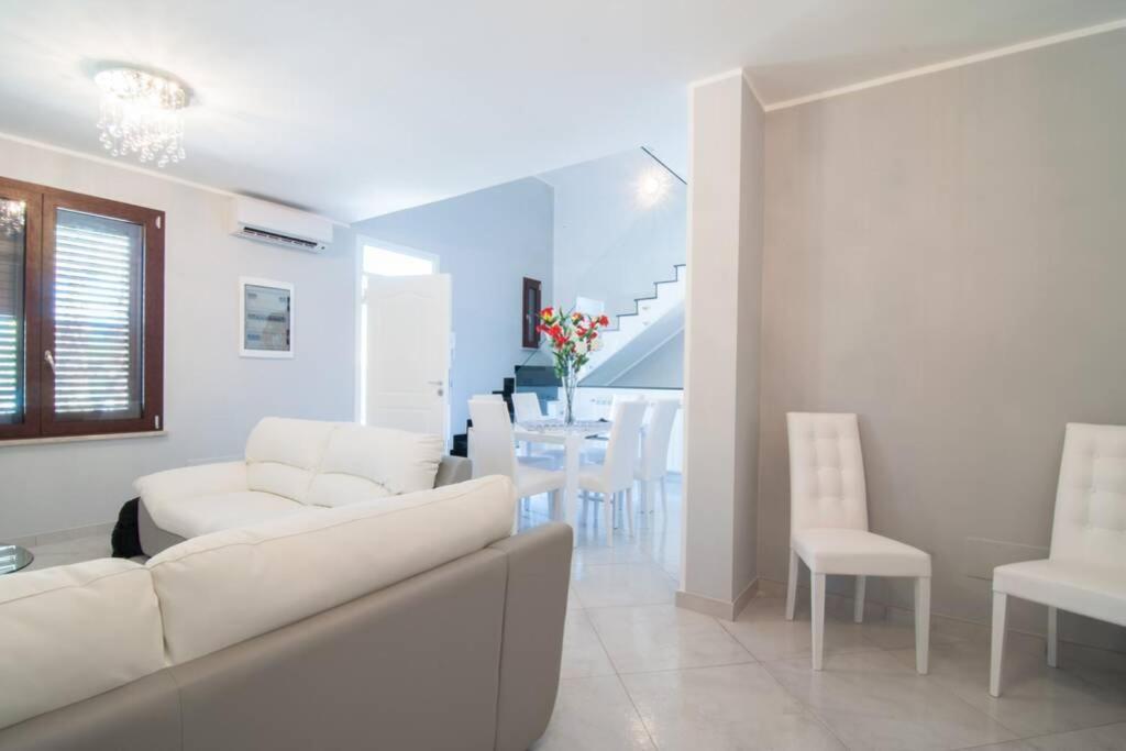 Hh Selection Emiro Lascari Exterior foto